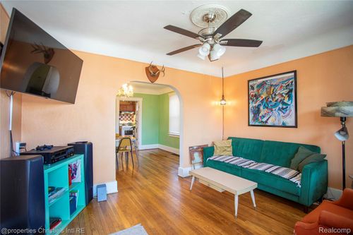 11711 Moran St, Hamtramck, MI, 48212-4119 | Card Image