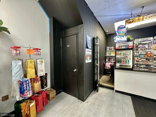 1047 Hudson Rd, Saint Paul, MN, 55106-6146 | Card Image