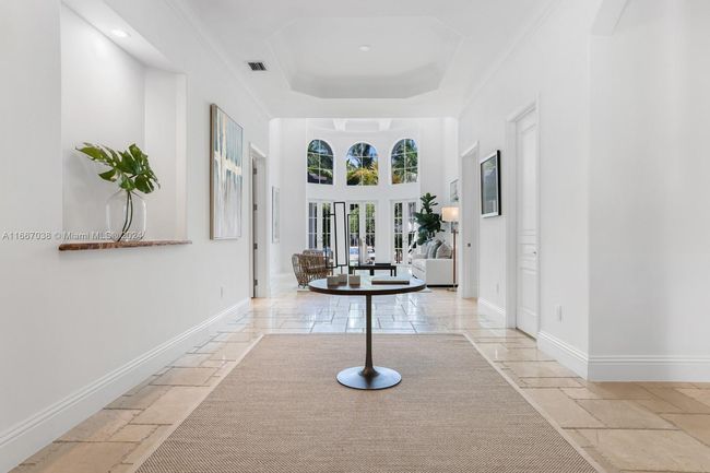 5837 Sw 102 Nd St, House other with 6 bedrooms, 6 bathrooms and null parking in Pinecrest FL | Image 5