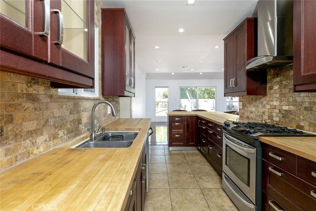 20355 Mobile St, House other with 3 bedrooms, 2 bathrooms and null parking in Winnetka CA | Image 13