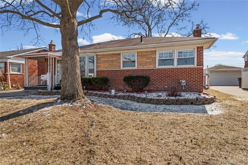 19150 Ike St, Roseville, MI, 48066-2619 | Card Image