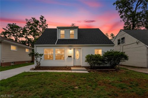 23928 Knickerbocker Rd, Bay Village, OH, 44140-2813 | Card Image