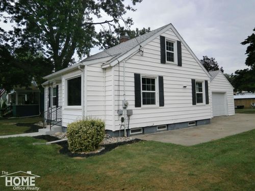802 W Stewart St, Owosso, MI, 48867-4256 | Card Image