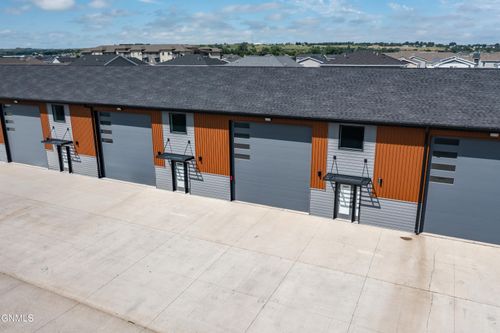 3840 21st St Se, Mandan, ND, 58554-1384 | Card Image