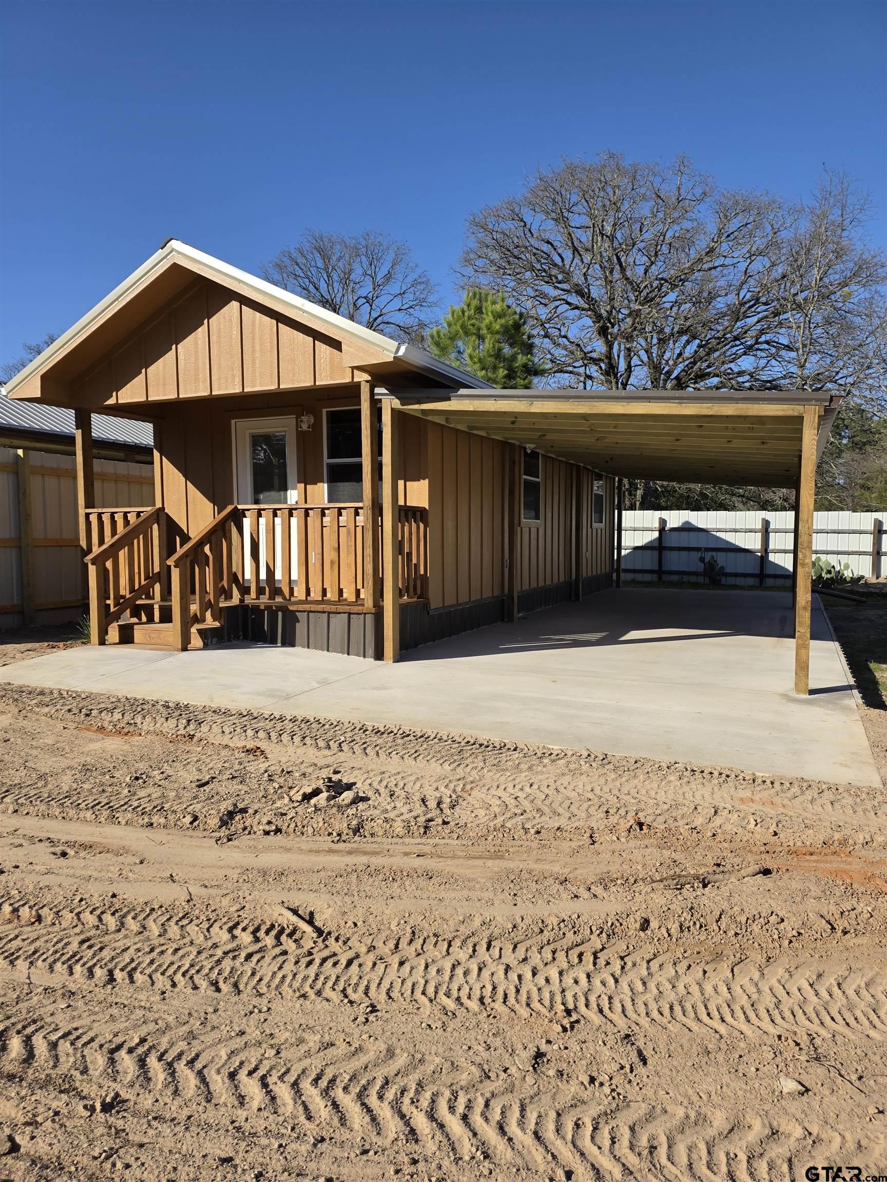 Residential Lease in Lindale