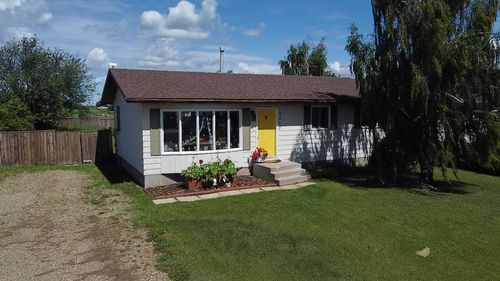 5210 54a Ave, Berwyn, AB, T0H0E0 | Card Image