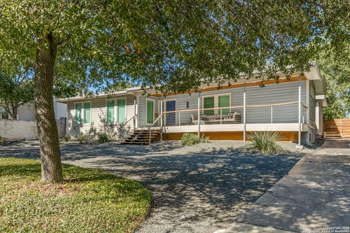 825 Garraty Rd, Terrell Hills, TX, 78209-6152 | Card Image