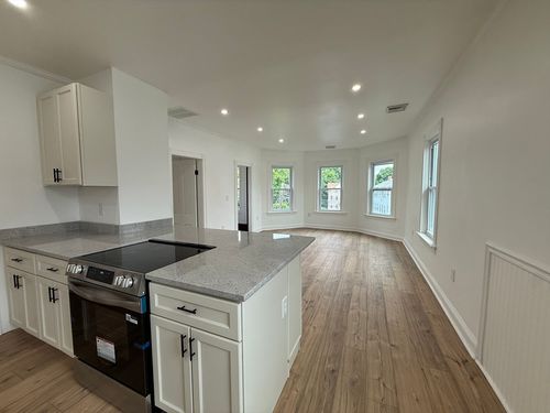 2-19 Reeves St, Worcester, MA, 01607-1917 | Card Image