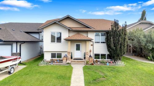 30 Bowman Circle, Sylvan Lake, AB, T4S0H9 | Card Image
