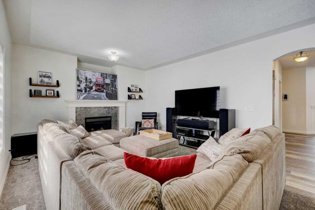 234 Canoe Square Sw, Home with 6 bedrooms, 4 bathrooms and 6 parking in Airdrie AB | Image 5