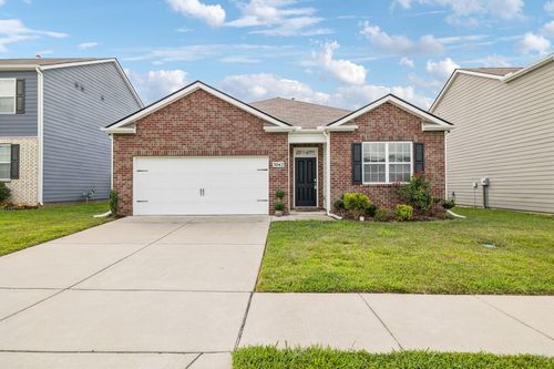 5042 Hunters Village Dr, Lebanon, TN, 37087-1676 | Card Image