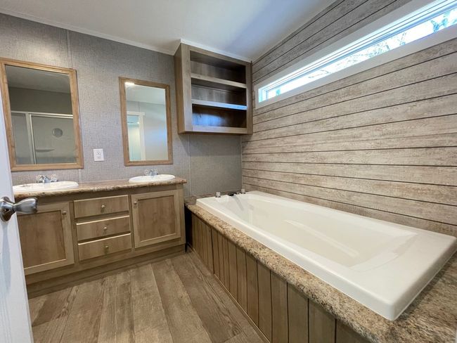 900 Quail Run, House other with 3 bedrooms, 2 bathrooms and null parking in Seven Points TX | Image 10