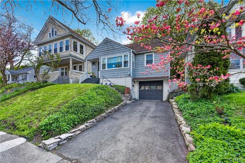 321 Wolcott Ave, Syracuse, NY, 13207-1140 | Card Image