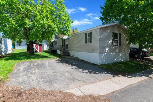 26-351 N Squirrel Rd, Auburn Hills, MI, 48326-4040 | Card Image