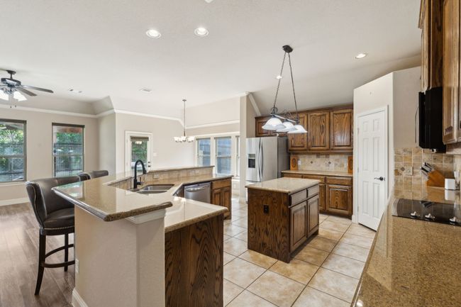 2524 Boot Hill Ln, House other with 4 bedrooms, 2 bathrooms and null parking in Fort Worth TX | Image 6
