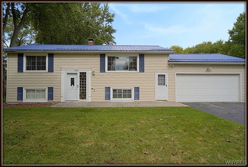11052 Fairview Dr, Lancaster, NY, 14086-9639 | Card Image