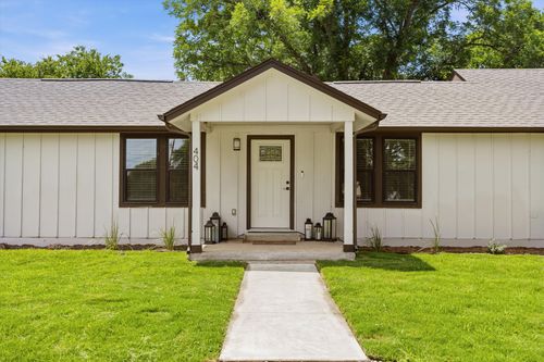 404 E Wolf, Granger, TX, 76530-5607 | Card Image
