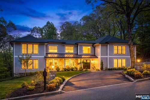 315 Freemans Ln, Franklin Lakes, NJ, 07417-1052 | Card Image