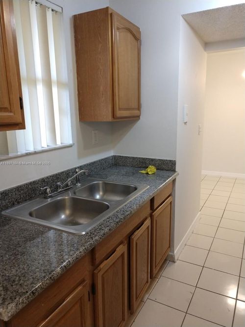 apt-201-580 Nw 114th Ave, Sweetwater, FL, 33172-3579 | Card Image