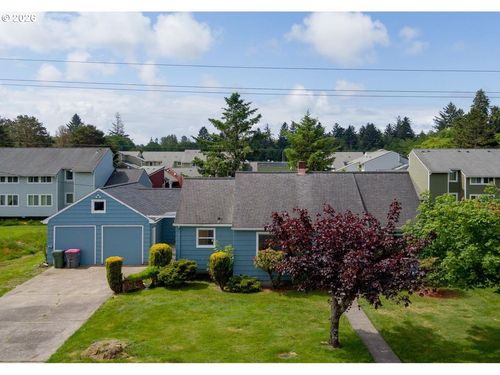 135 Sw 2nd St, Warrenton, OR, 97146-9760 | Card Image
