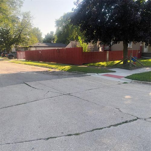 160 Suburban St, Ecorse, MI, 48229-1049 | Card Image