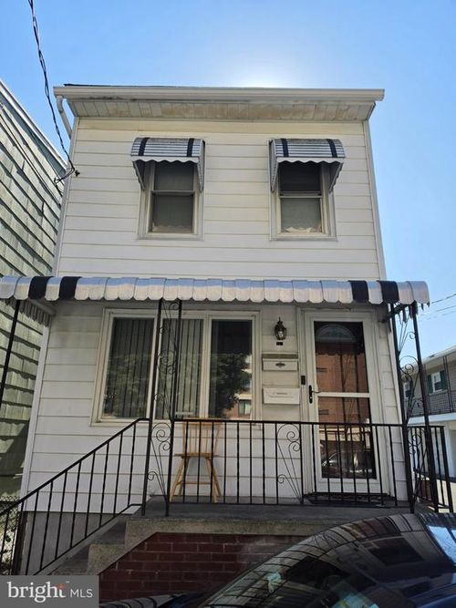 325 Lewis St, MINERSVILLE, PA, 17954-1238 | Card Image