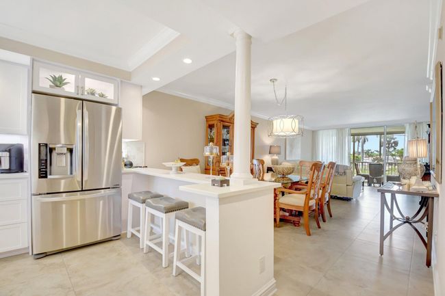 APT-214B - 3224 S Ocean Blvd, Condo with 2 bedrooms, 2 bathrooms and null parking in Highland Beach FL | Image 6