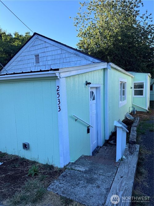 2533 E 3rd St, Port Orchard, WA, 98366-5009 | Card Image