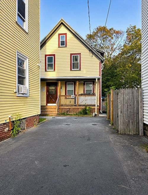 13 Moulton St, Lynn, MA, 01905-1622 | Card Image