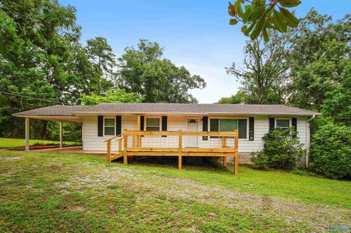 28 King Dr, Union Grove, AL, 35175-9300 | Card Image