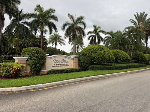 303-6482 Emerald Dunes Dr, West Palm Beach, FL, 33411-2748 | Card Image