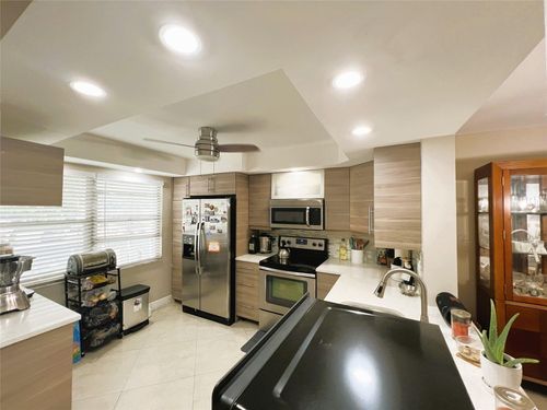 e-2-3001 Portofino Isle, Coconut Creek, FL, 33066-1210 | Card Image