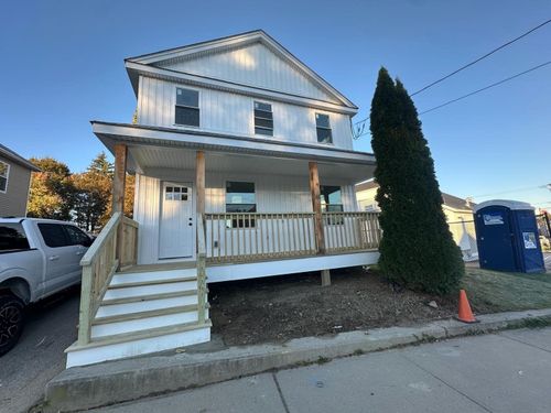 8 Thompson Rd, Webster, MA, 01570 | Card Image