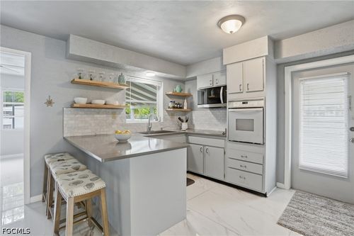 372 Altamont Ave, FORT MYERS, FL, 33905-3040 | Card Image