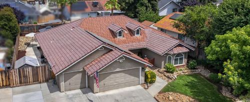 997 Pistachio Ave, Clovis, CA, 93611-6207 | Card Image