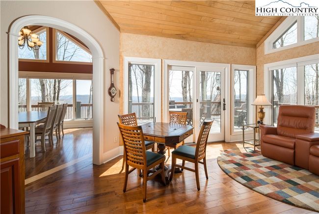 1902 Elk Creek Mountain Pkwy, House other with 4 bedrooms, 5 bathrooms and null parking in Todd NC | Image 10