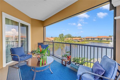 63d-10 Franklin Ct S, ST PETERSBURG, FL, 33711-5140 | Card Image