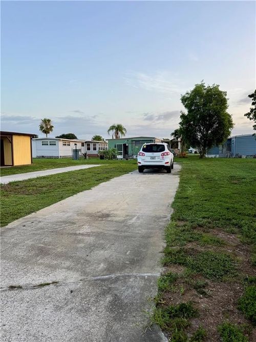33 Poinsettia Dr, FORT MYERS, FL, 33905-4344 | Card Image