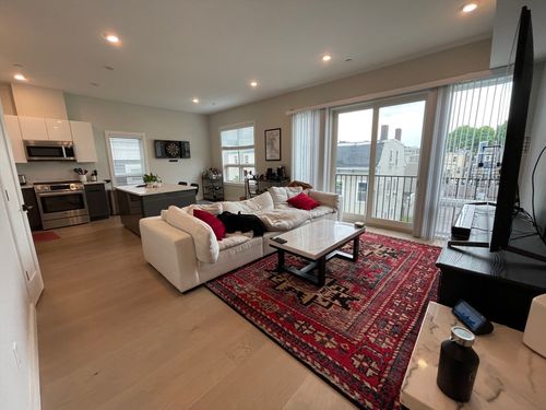 10-33 Ward St, Boston, MA, 02127-4821 | Card Image