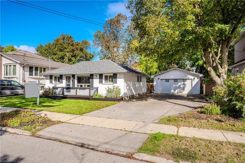 34 Menzie Ave, Guelph, ON, N1E5X9 | Card Image