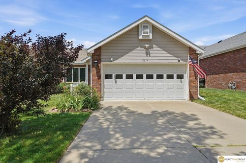 8214 Karl Ridge Rd, Lincoln, NE, 68506-7315 | Card Image