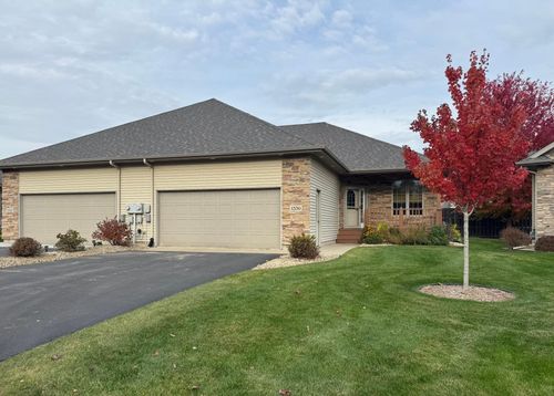 1330 N 10th St, Lake City, MN, 55041-3313 | Card Image