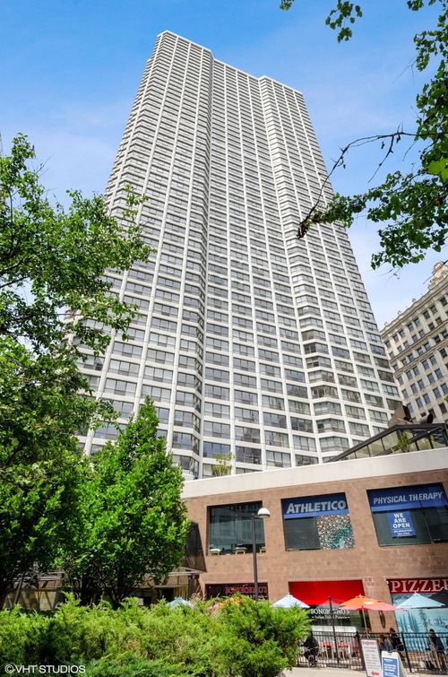 unit-1710-405 N Wabash Ave, Chicago, IL, 60611-3521 | Card Image