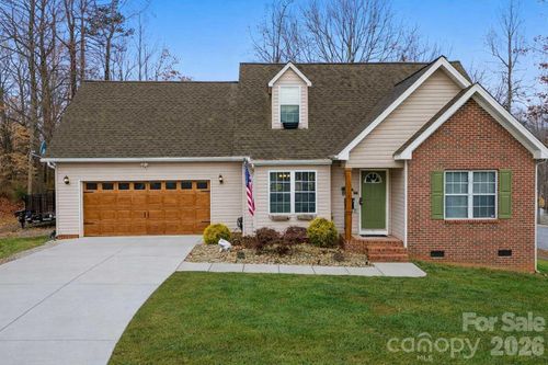 122 Valley Glen Dr, Troutman, NC, 28166-7732 | Card Image