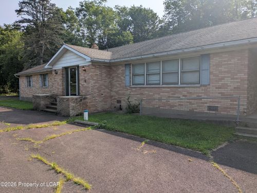 828 Salem Blvd, Berwick, PA, 18603-6825 | Card Image
