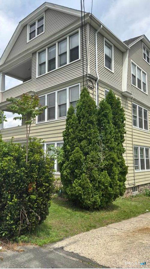81 Chambers St, Waterbury, CT, 06708-3415 | Card Image