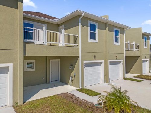 454 Lake Shore Pkwy, Davenport, FL, 33896-7861 | Card Image