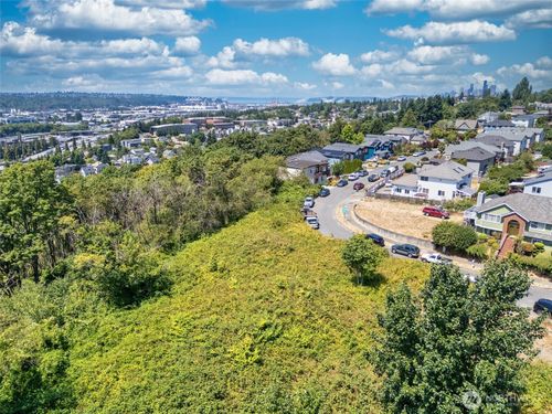 2001 S Raymond St, Seattle, WA, 98108-2990 | Card Image