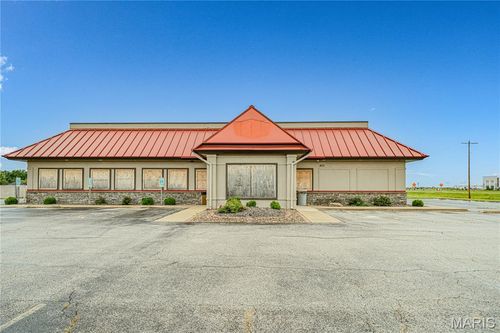 4111 Timberlake Dr, Pontoon Beach, IL, 62040-6741 | Card Image