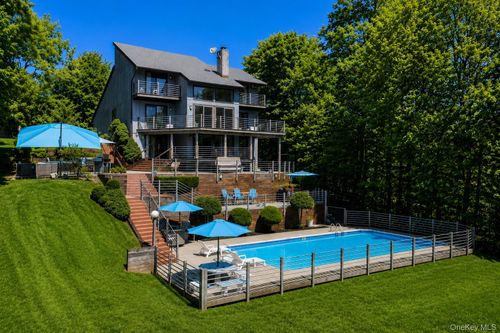 26 Mandy Ln, Washingtonville, NY, 10992-2006 | Card Image